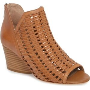 DONALD J PLINER
 Jacqi Woven Leather Wedge Heel booties sandals leather tan 8